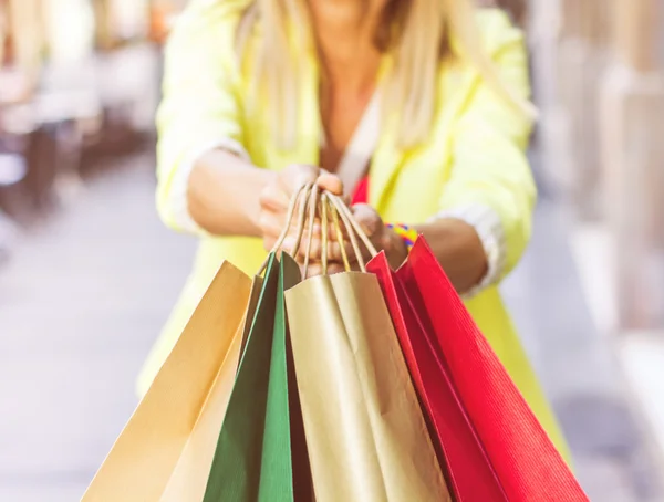 Mujer de compras —  Fotos de Stock