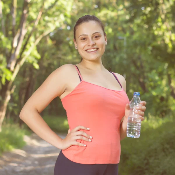 Fitness s úsměvem zdravá mladá žena — Stock fotografie