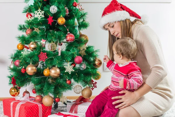 Christmas Happy Family Open Holidays Gift — Stock Photo, Image