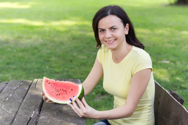 Smiling Young Woman Eating Watermelon — Stock Photo, Image