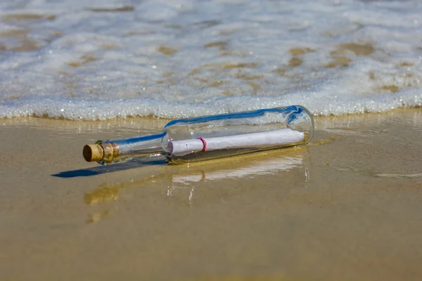 Bericht in een fles — Stockfoto