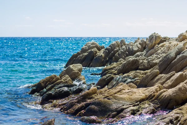 Costa con rocas — Foto de Stock