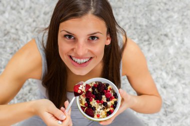 Kahvaltı için sağlıklı gıda tahıl müsli