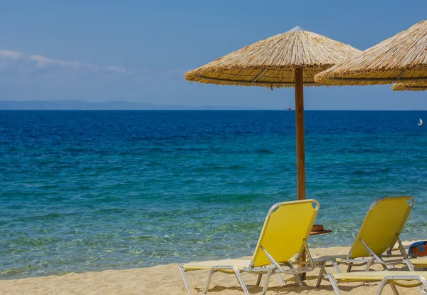 Ombrellone sulla spiaggia — Foto Stock