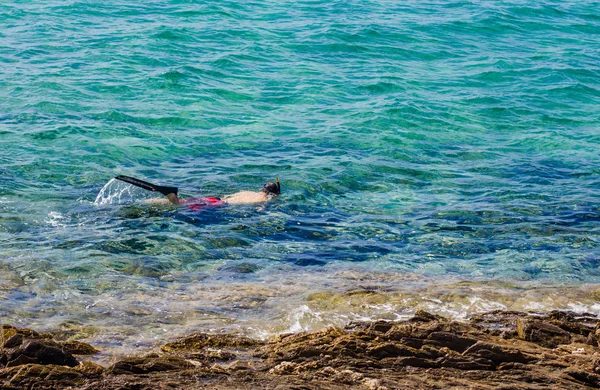 Mergulho com snorkel no Mar Turquesa — Fotografia de Stock