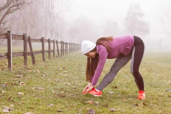 Fitness sportliche Frau Outdoor-Aktivität — Stockfoto