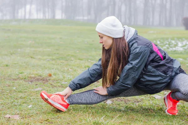 Sportowy dama fitness odkryty — Zdjęcie stockowe