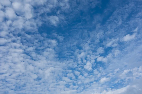 Mavi gökyüzü arkaplanı