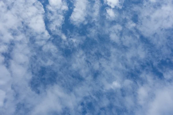 Mavi gökyüzü arkaplanı