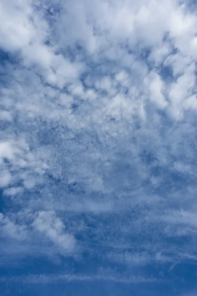 Mavi gökyüzü arkaplanı