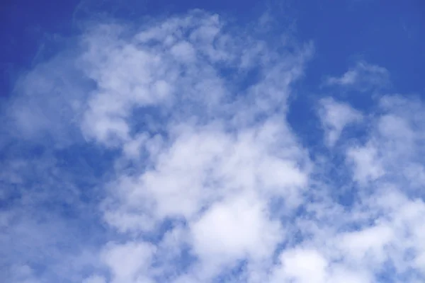 Mavi gökyüzü arkaplanı