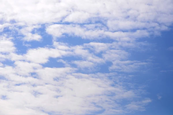 Mavi gökyüzü arkaplanı