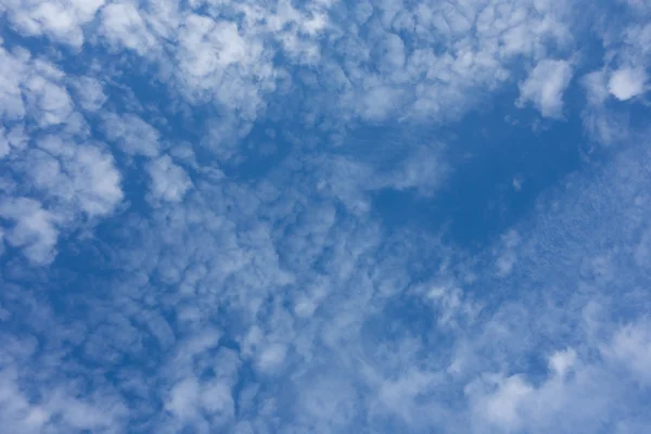 Mavi gökyüzü arkaplanı