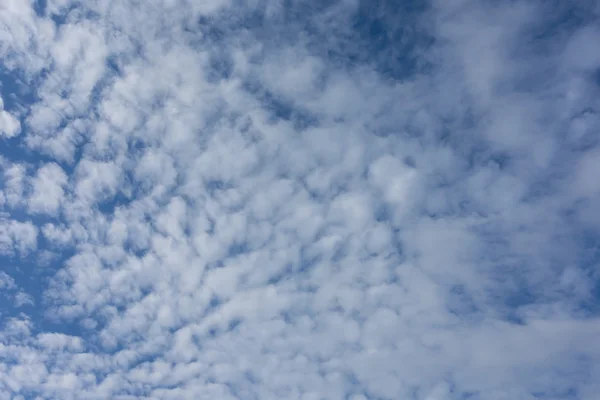 Blauer Himmel Hintergrund — Stockfoto