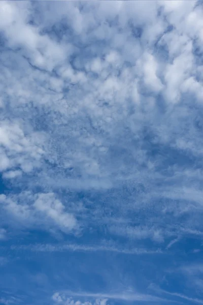 Mavi gökyüzü arkaplanı