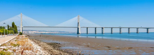 Ponte Vasco de Gama a Lisbona, Portogallo — Foto Stock