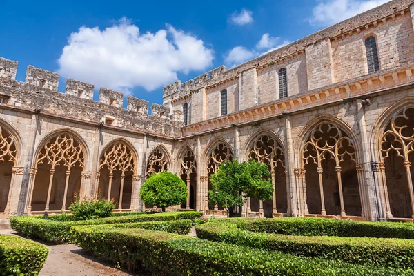 View of the cloister of Monastery of Santa Maria de Santes Creus — Stock Photo, Image