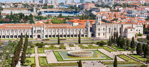 De Jeronimos Monastery luchtfoto in Lissabon, Portugal — Stockfoto