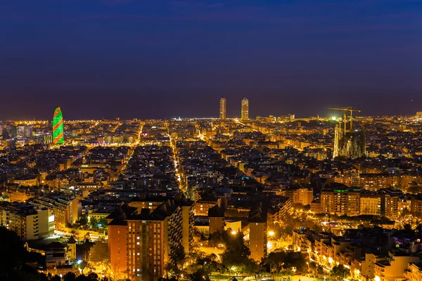 Barcelona Panorama v noci během vánočních svátků — Stock fotografie