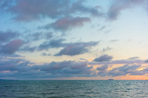 Puesta de sol sobre el mar —  Fotos de Stock