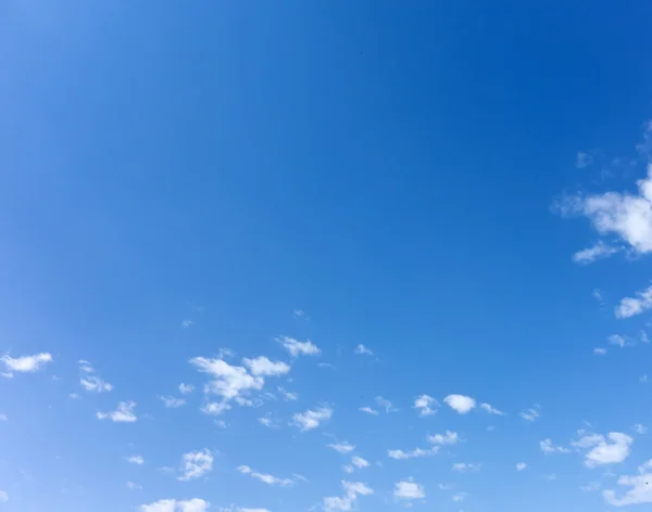 Céu azul fundo — Fotografia de Stock