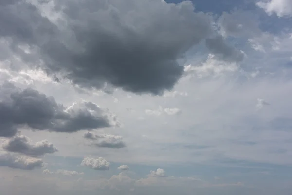 Cielo antes de la lluvia —  Fotos de Stock