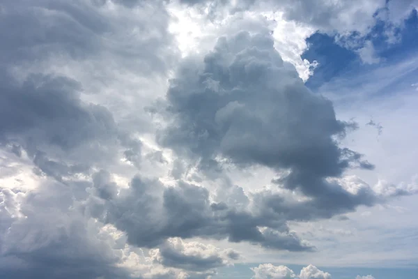 雨の前に空 — ストック写真