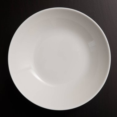 Siyah bir arkaplanda plaka