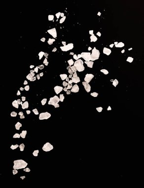 Siyah arka planda deniz tuzu