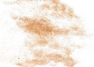 Beyaz arkaplanda izole kum