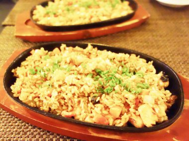 Kızarmış pirinç.