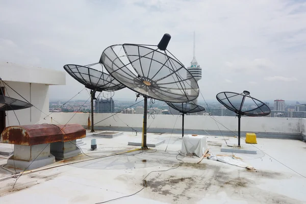 Antenas de satélites — Fotografia de Stock
