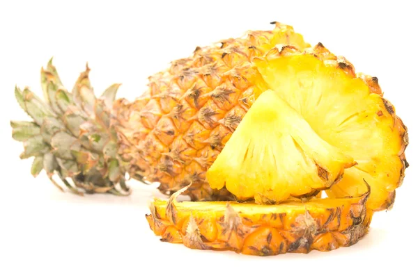 Ripe pineapple — Stock Photo, Image