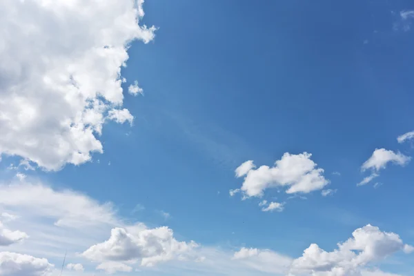 Blå himmel — Stockfoto