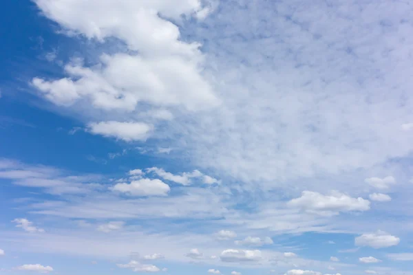 Blå himmel — Stockfoto