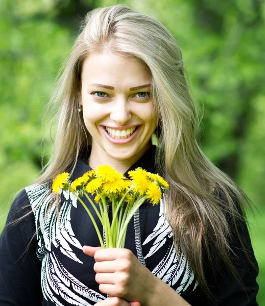 Glückliche Frau — Stockfoto