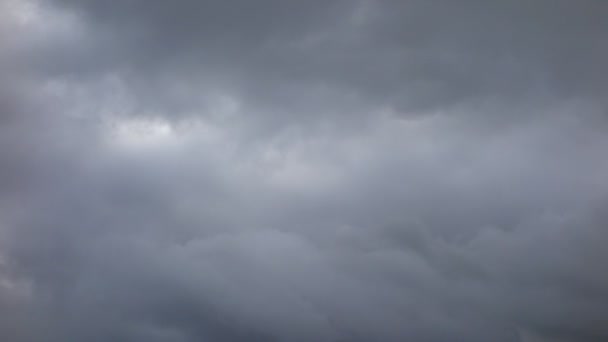 Ciel avec nuages pluvieux Vidéo De Stock Libre De Droits