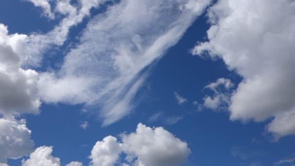 美の青い空と白い雲の時間経過 — ストック動画