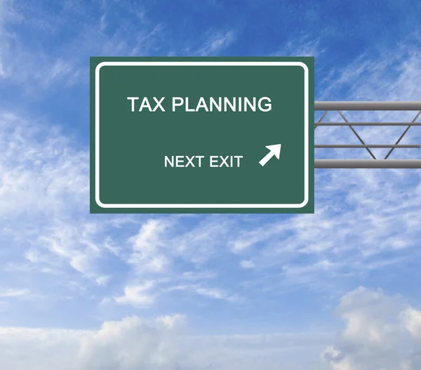 Дорожный знак к распределению активов, планированию страхования, налоговому планированию — стоковое фото