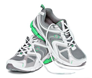 Beyaz arkaplanda izole edilmiş spor ayakkabılar