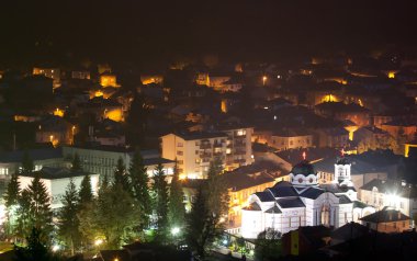 küçük bir köy gece görünümü 