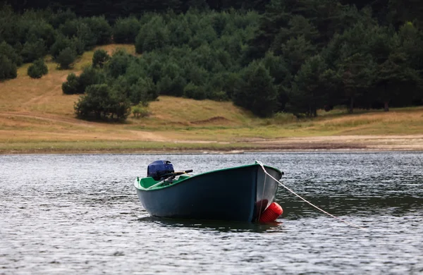 Barco en lago — Foto de Stock