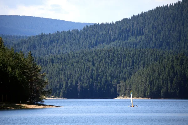 Water sports in lake — Stock Photo, Image