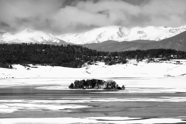 Paysage bulgare noir et blanc — Photo