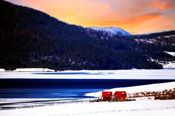 Lac d'hiver coucher de soleil — Photo