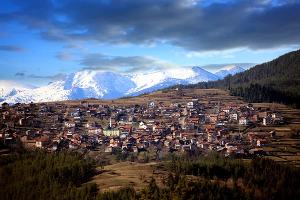 Bulgarian mountain village — Stock Photo, Image