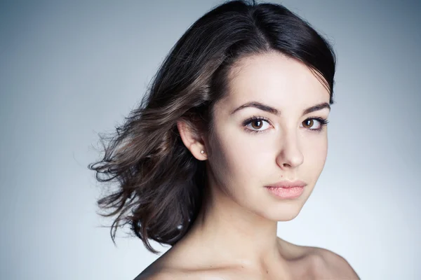 Young beautiful girl portrait — Stock Photo, Image