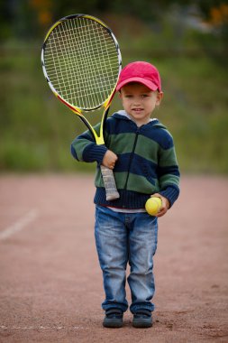 genç çocuk tenis oyuncusu