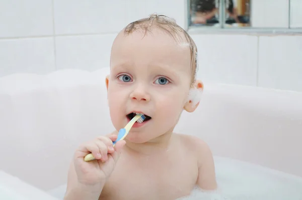 Little boy washing in bath — Stock Photo, Image