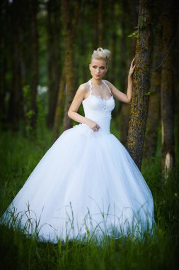 güzel genç sarışın gelin